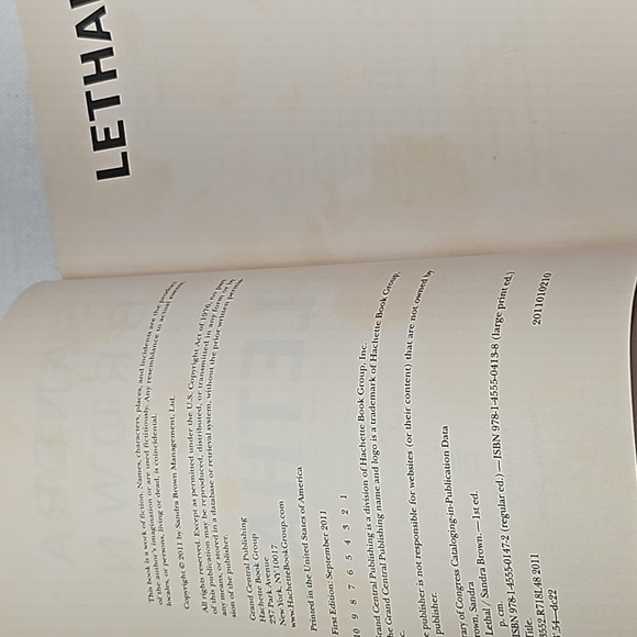 Sandra Brown Novel Bundle - Picture 10 of 16